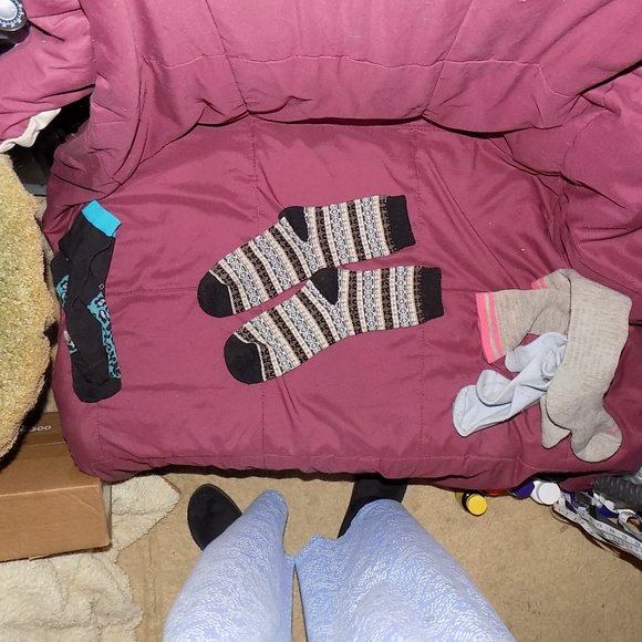 four pairs of socks will fit small to medium size feet - Picture 11 of 12